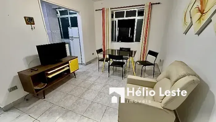 GONZAGA - Av. Ana Costa = 50m2 + 01 dormitório - Prédio com elevador