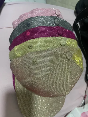 5 boné por 40 reais $  ( novo ) com Glíter 