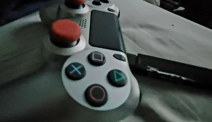 Controle PS4 Original Sony + Adaptador Wireless para PC/Steam