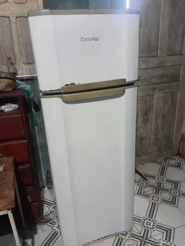 Geladeira Esmaltec
