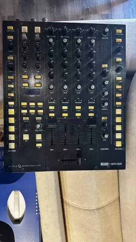 Mixer DJ Rane Sixty-Eight