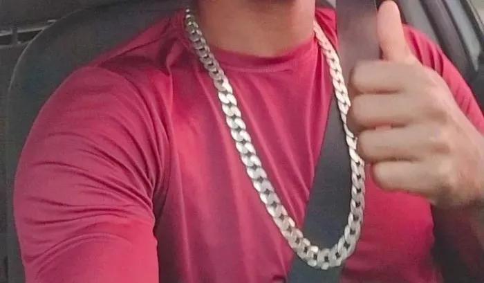 Estou vendendo essa volta de prata.