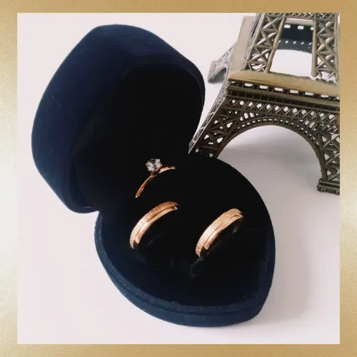 Par de Alianças Anatômicas 4mm Ouro18K Banho + Solitário. Namoro - Super Promoção Hoje!
