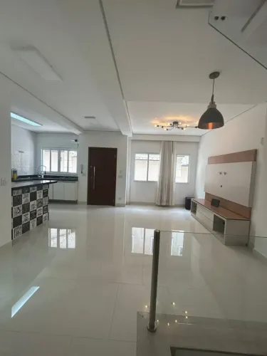 Sobrado em condomínio fechado com 3 quartos, 1 suíte e 3 vagas em Vila Nova Mazzei - São P