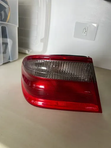 Lanterna traseira esquerda original Mercedes-Benz Classe E W210.