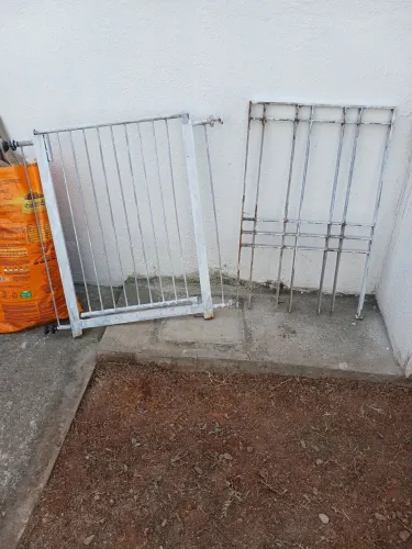 Portão pet e criança em ferro para corredor
