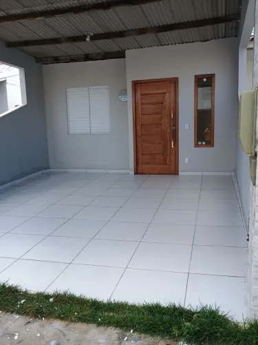 Casa em condomínio no Sim