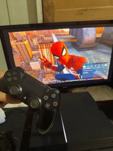 Playstation4 500gb usado mais 2 controles originais