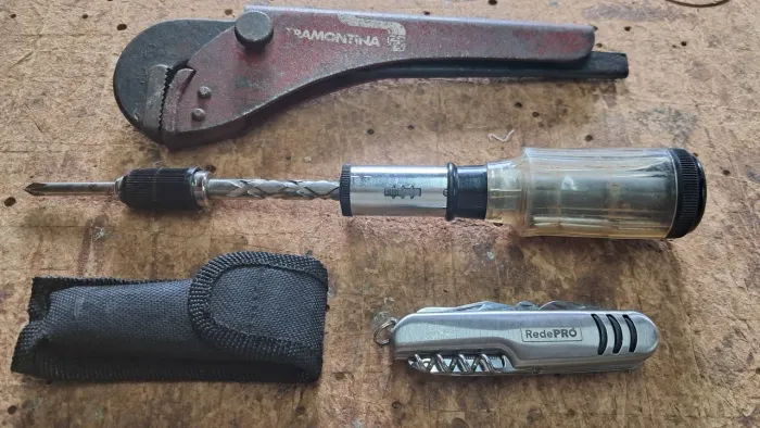 Kit chave regulável, chave de catraca e canivete multi funções. 