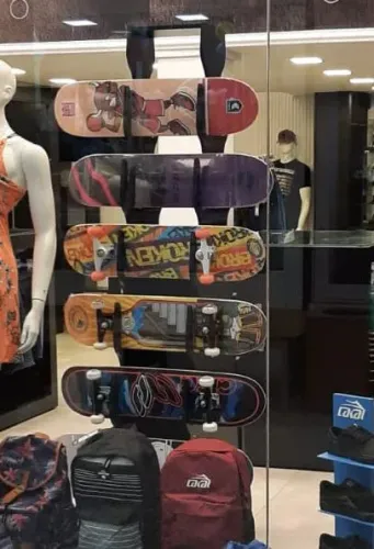 Expositor de skates