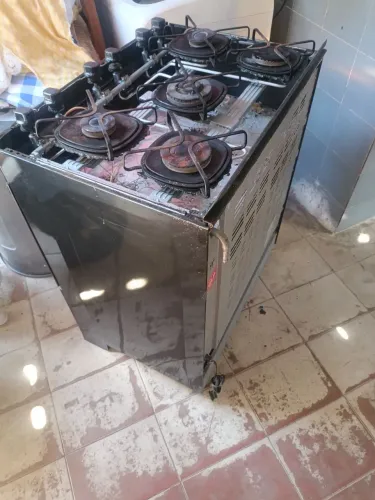 Fogão Continental sem o tampão de vidro