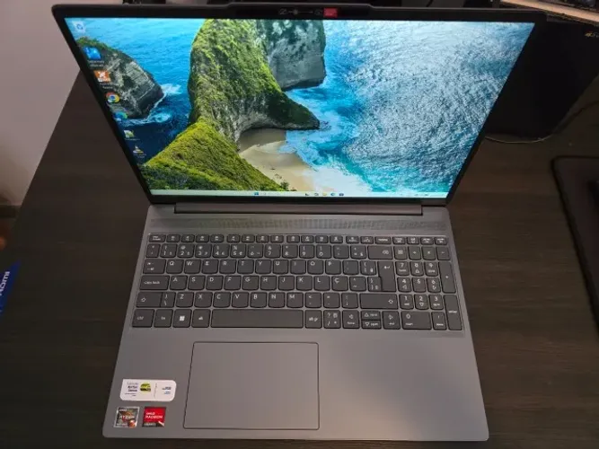 Notebook Lenovo Ryzen 7 7735HS + 8GB DDR5 com nota fiscal e garantia