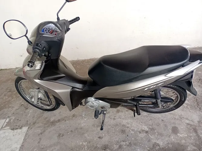 Moto biz 110 2023 aceito troca em carro