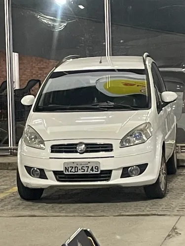 Fiat Idea Attractive 1.4 Fire Flex 8V 5P 2012