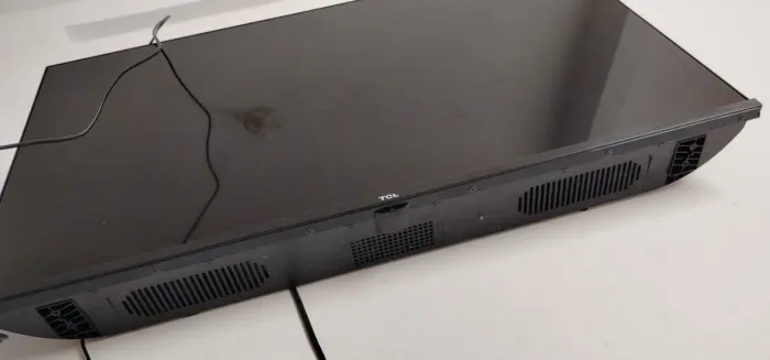 TV TCL 32 polegadas - pra vender logo