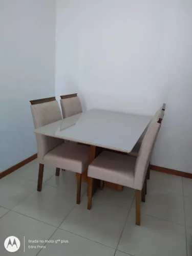 Mesa de madeira e vidro off white grátis 2 cadeiras
