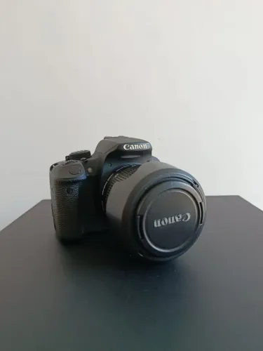 Canon T5i com lente do kit 18-55mm + 2 cartões SD 128gb e 64gb