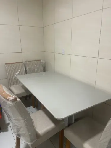 Mesa com tampo de vidro 6 cadeiras
