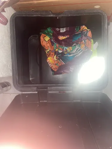 Baú 180 litros novinho só foi usado 3 vezes