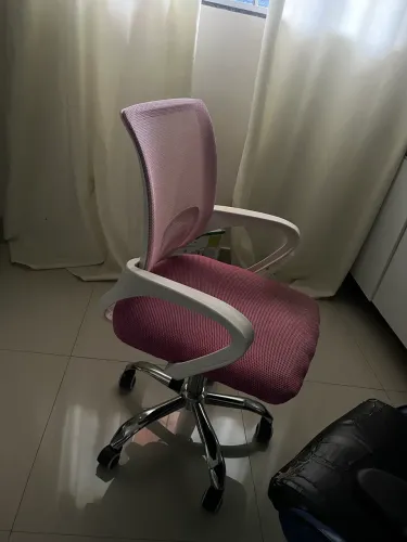 Cadeira rosa de escritório 