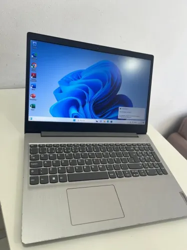Lenovo i3 décima geração 12G ram ssd500