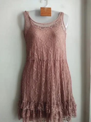 Vestido renda nude rose Renner novo veste 40/ 42 elastano sem avarias com forro