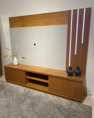 Estante Home 2 Portas Ripadas Para Tv até 75 Polegadas Com Led Cacata