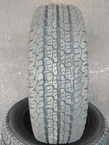 PNEU 205/70 15 CARGA REMOLD VIPAL 100%