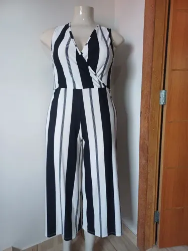 Vestidos e macacão longos e até o joelho plus size semi novo  