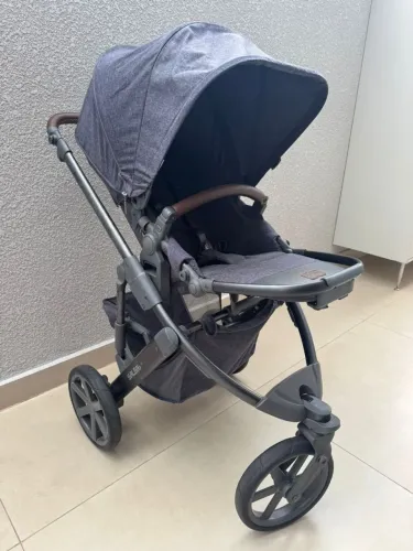 Carrinho ABC Design Salsa 3 com bebê conforto