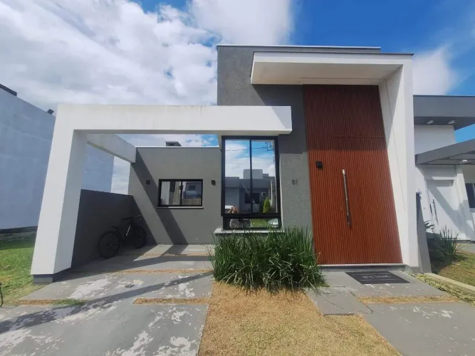 Belíssima casa à venda no Condomínio Green Caminho do Meio