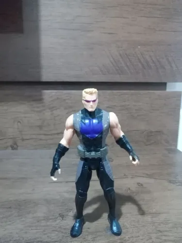 Boneco Gavião Arqueiro Marvel 10cm