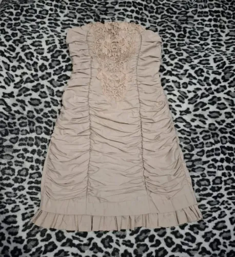 Vestido bege sem alças seminovo