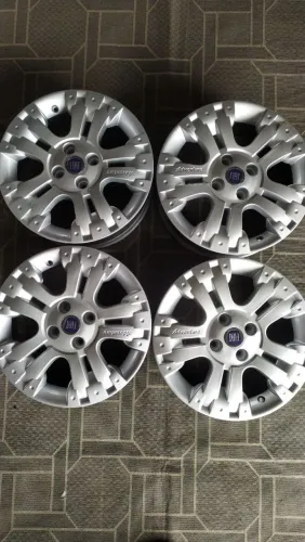 Rodas ARO 15 Fiat Adventure
