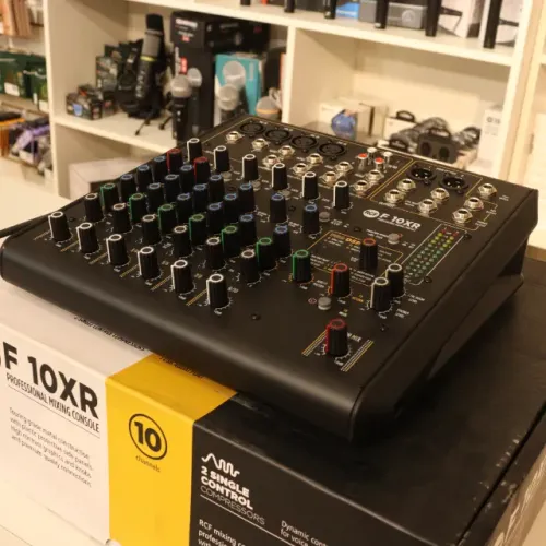 Mesa de Som RCF F10XR Analógica 10 Canais