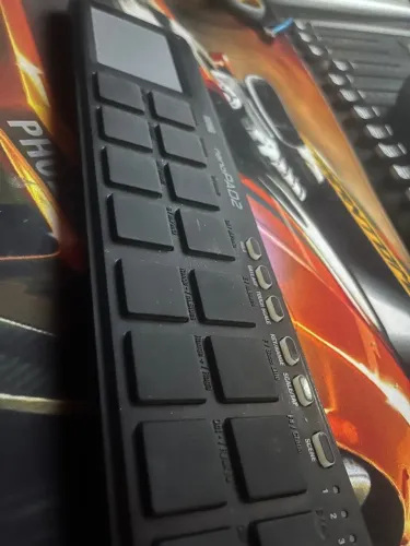 Korg nanoPAD2 Controlador MIDI USB - Perfeito para produção musical