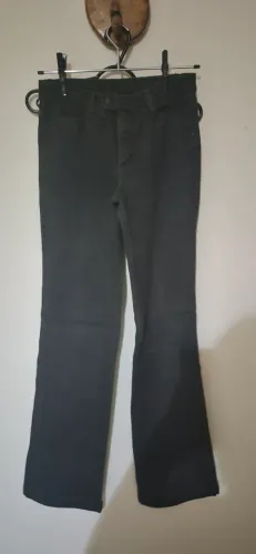 Calça preta flare