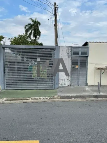 Terreno com 180 metros, localizado bem próximo ao comércio na Avenida General Pedro Pinho.