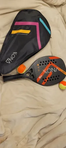 Kit Raquete de Beach Tennis Kona e Bolas