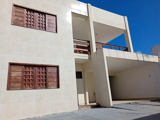 Casa na praia da Caueira 