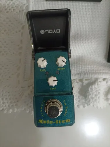 Pedal de Efeito Joyo Molo-trem Tremolo