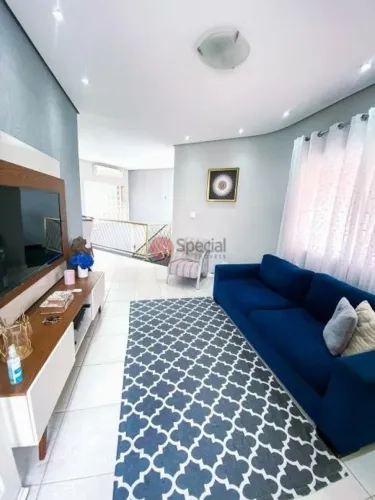 Casa a venda com 3 quartos alto Padrão na Moóca com piscina.