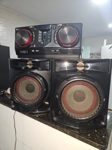Som LG ,440vots, bluetooth,MP3, controle,bem conservado 