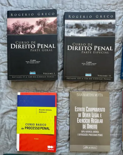 Doutrinas e Livros de Direito