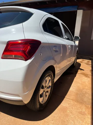 Chevrolet Onix Hatch LT 1.0 8V Flex Mec. 4P 2017