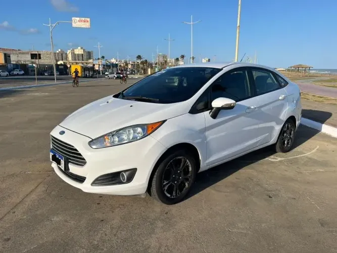 Ford Fiesta Sedan 1.6 16V Flex Aut. 2015