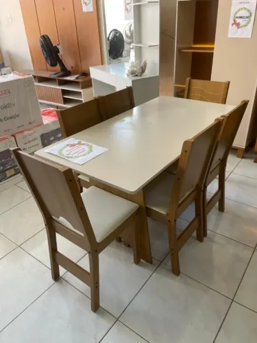 Mesa 6 cadeiras em MDF 