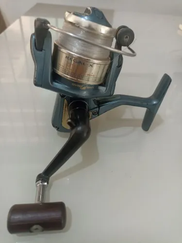 Molinete pesca Daiwa Regal X 2000T