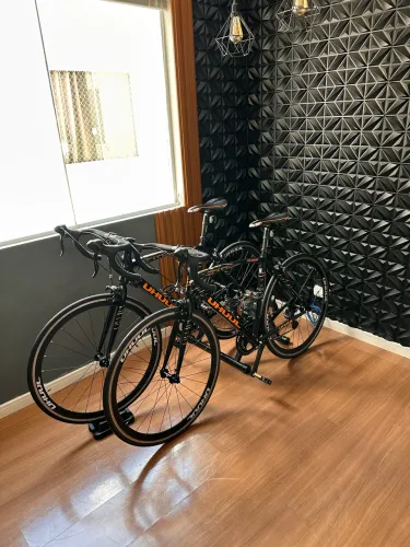 2 Bikes speed de entrada grupo shimano tourney quadro em alumínio 11 kg Format UHUUL RL600