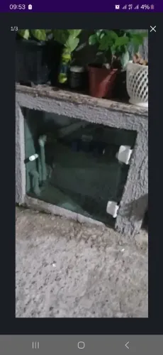 Porta do Hidrometro e bomba de Blindex